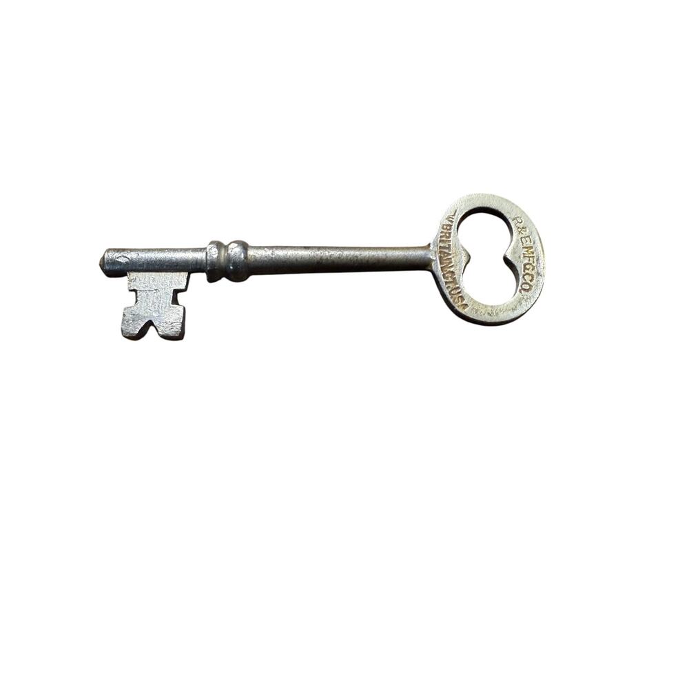 Vintage Skeleton Key R&E Mfg Co. Key #20 Magnetic Metal Britain CT USA